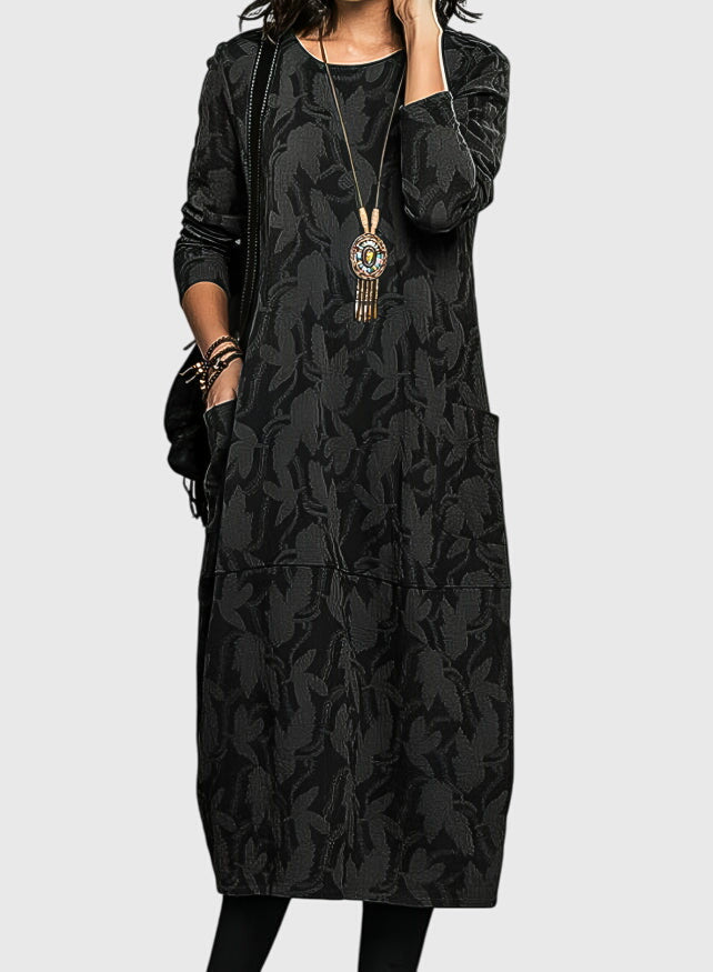 June | Casual Round-Neck Dress